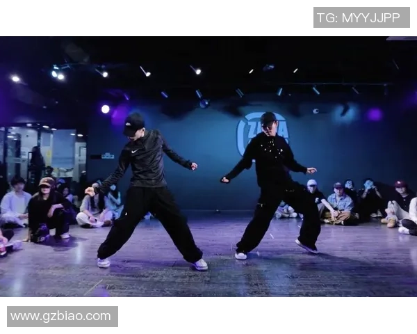 重庆街舞队在全国街舞节奏排行榜中荣获第四名展现实力与风采