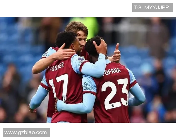 伯恩利对阵哈德斯的比赛结果分析与精彩瞬间回顾